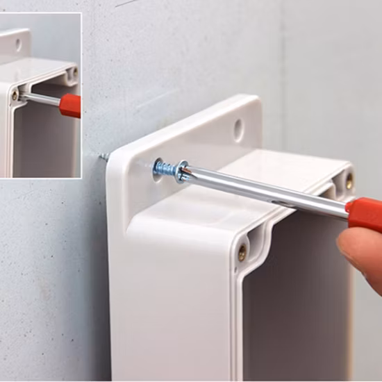 Pièces moulées en plastique faites sur commande de moulage par injection en plastique faites sur commande de PVC de PC de PE d'ABS PP6 d'OEM PA6